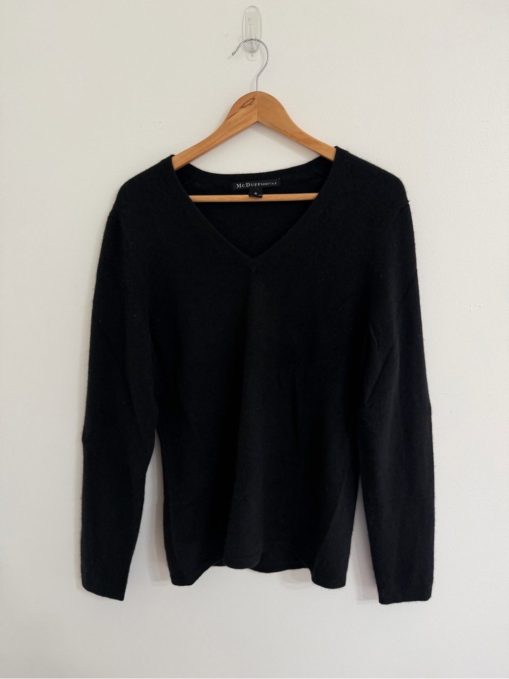 McDuff Essentials 100% Cashmere Black Knit V-Neck Pullover Sweater Women’s XL